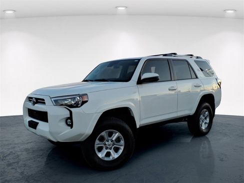 Used 2021 Toyota 4Runner SR5 image 2