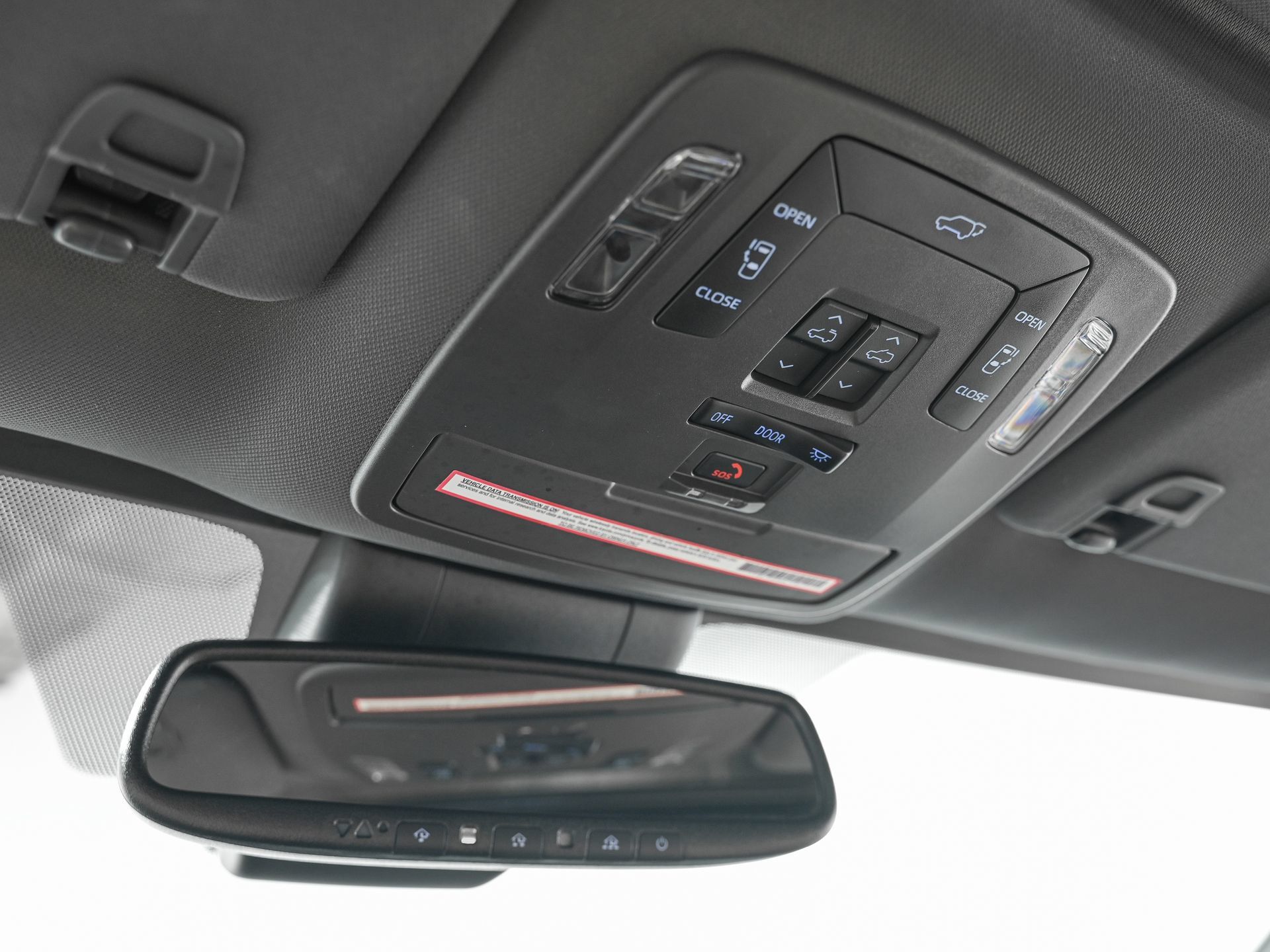 Used 2024 Toyota Sienna XLE FWD image 23