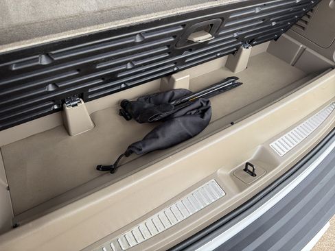 Used 2016 Chevrolet Tahoe LT RWD image 25