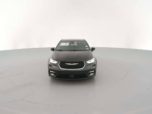 New 2026 Chrysler Pacifica Select image 2