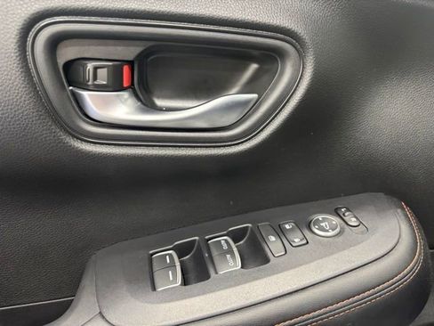 Used 2025 Honda HR-V Sport image 6