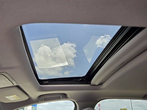 Used 2017 Honda CR-V Touring image 14