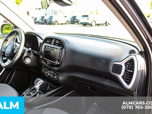 Used 2025 Kia Soul LX w/ LX Technology Package FWD image 22