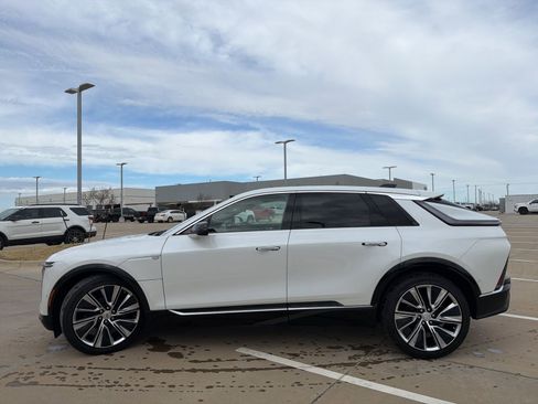 Certified 2024 Cadillac Lyriq Luxury w/ LPO, Floor Liner Package image 5