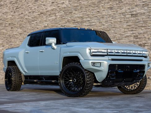 Used 2024 GMC Hummer EV 3X w/ Extreme Off-Road Package image 2