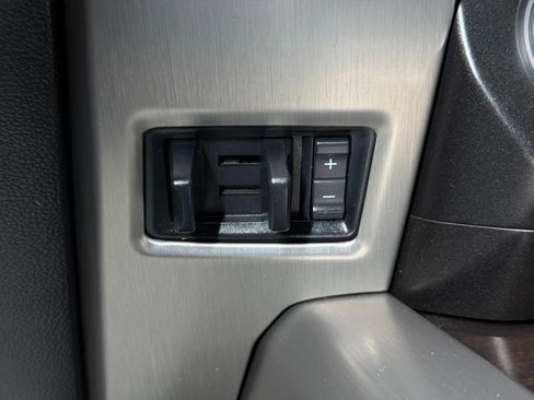 Used 2015 Ford F150 Platinum w/ Equipment Group 701A Luxury AWD/4WD image 35