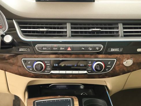 Used 2017 Audi Q7 3.0T Prestige w/ Prestige Package AWD/4WD image 20
