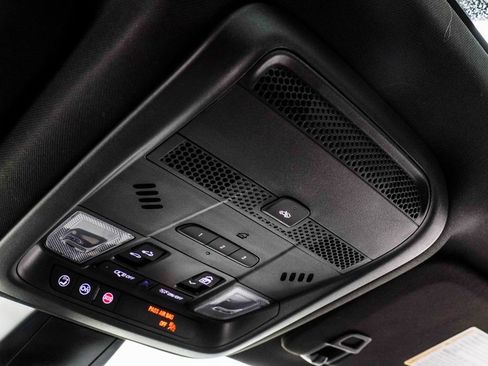 Used 2025 Cadillac XT6 Premium Luxury image 38