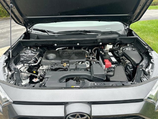 Used 2024 Toyota RAV4 LE AWD/4WD image 28