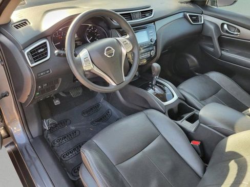 Used 2016 Nissan Rogue SV w/ SV Family Package FWD image 30