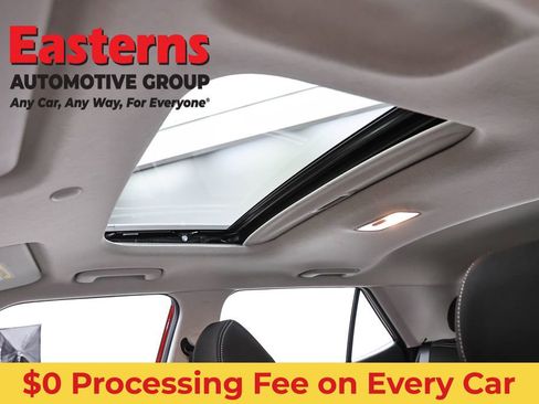 Used 2025 Hyundai Venue SEL FWD image 34