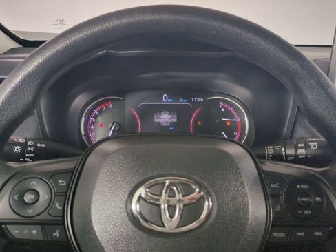 Used 2024 Toyota RAV4 XLE AWD/4WD image 32
