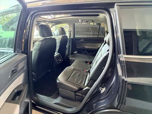 Used 2022 Volkswagen Atlas SE w/ Panoramic Sunroof Package FWD image 22