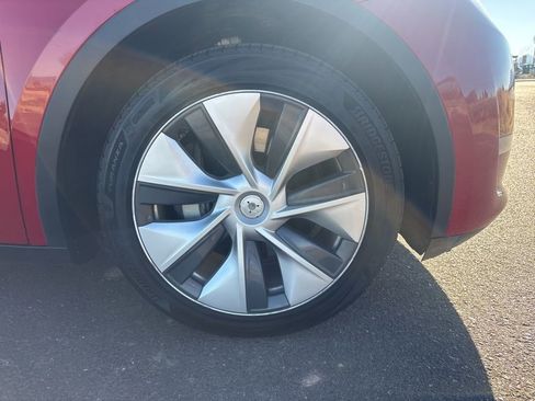 Used 2020 Tesla Model Y Long Range image 26