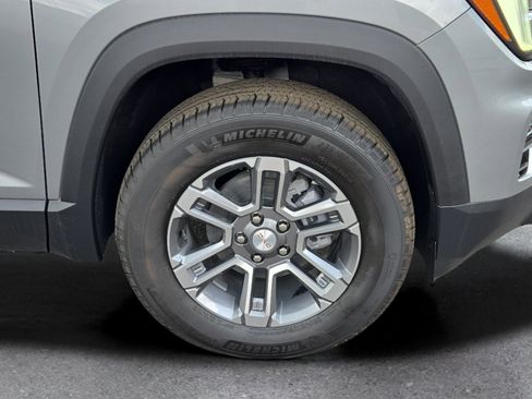 Used 2025 GMC Terrain Elevation image 25