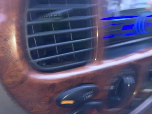 Used 2001 Toyota Tundra Limited image 17