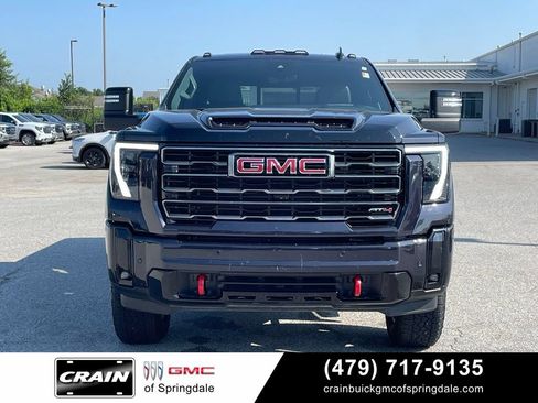 Used 2025 GMC Sierra 2500 AT4 w/ AT4 Premium Plus Package AWD/4WD image 2