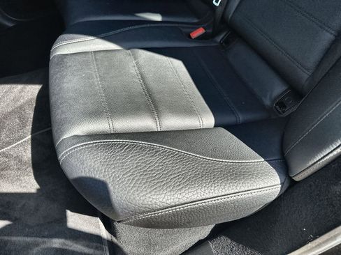 Used 2023 Mercedes-Benz GLE 350 4MATIC image 17