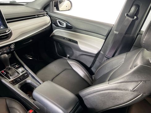 Used 2024 Jeep Compass Limited image 22