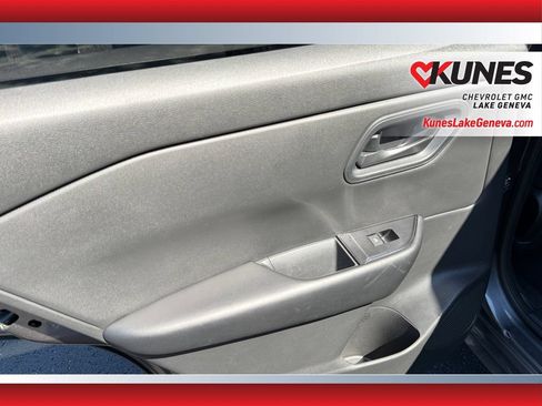 Used 2024 Nissan Rogue S FWD image 31
