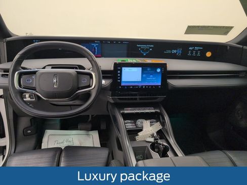 Used 2024 Lincoln Nautilus Reserve w/ Equipment Group 203A image 7