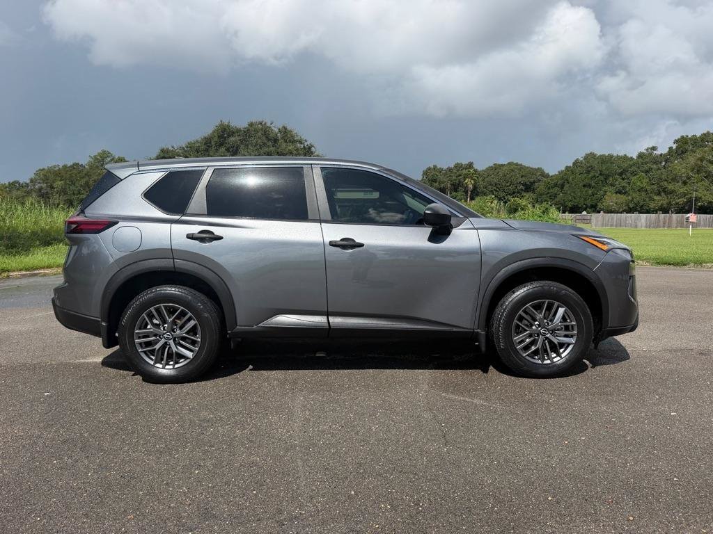 Used 2024 Nissan Rogue S FWD image 6