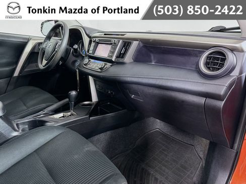 Used 2015 Toyota RAV4 XLE image 28