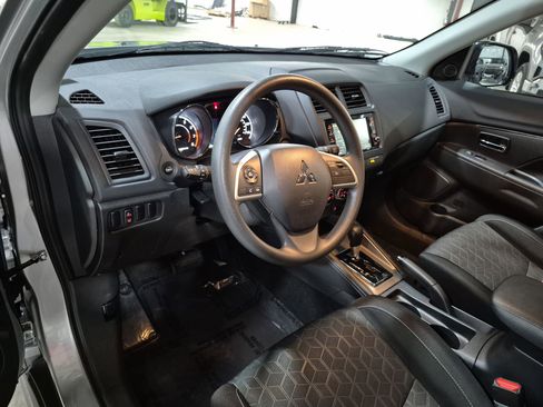Used 2025 Mitsubishi Outlander Sport AWD image 11