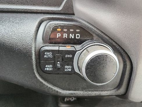 Used 2019 RAM 1500 Big Horn AWD/4WD image 18