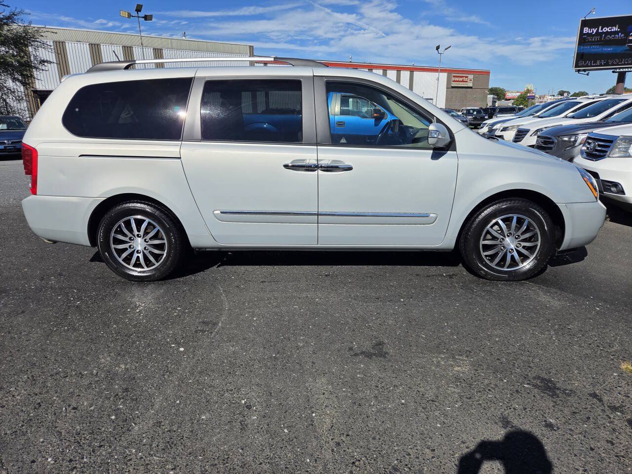 Used 2012 Kia Sedona EX w/ Luxury Pkg FWD image 4