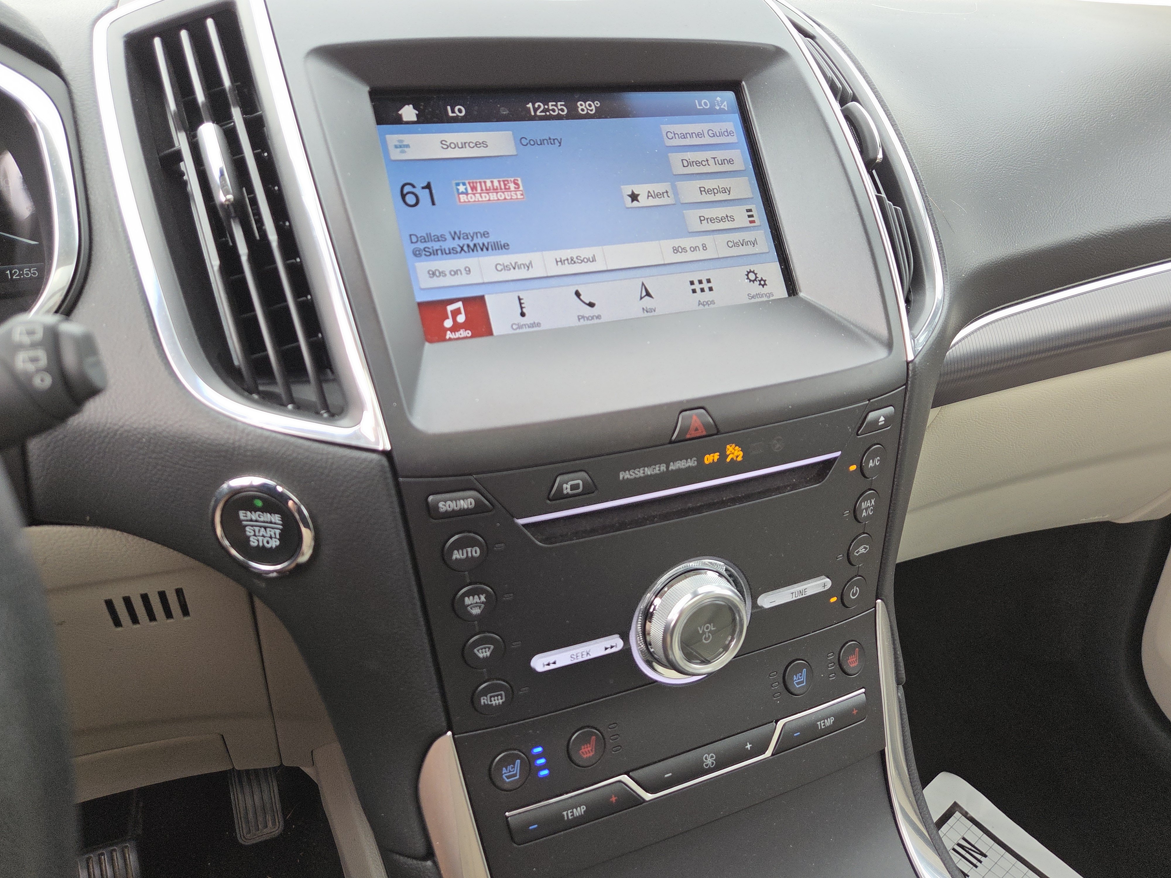 Used 2019 Ford Edge Titanium w/ Equipment Group 301A AWD/4WD image 20