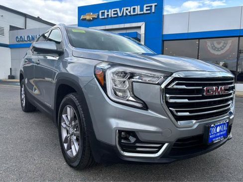 Used 2024 GMC Terrain SLT AWD/4WD image 14