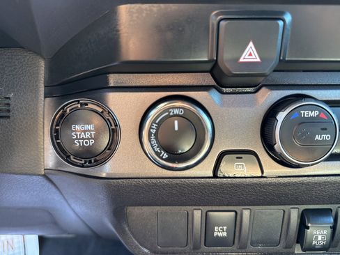 Used 2021 Toyota Tacoma TRD Sport image 22