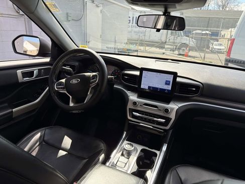 Used 2022 Ford Explorer XLT w/ Equipment Group 202A image 15