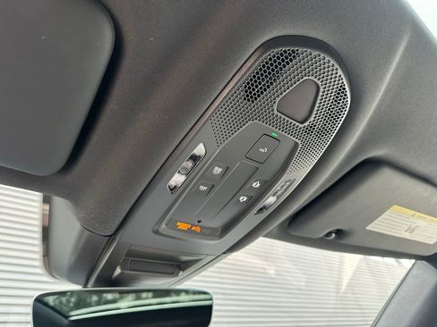 Certified 2025 Porsche Cayenne S image 37