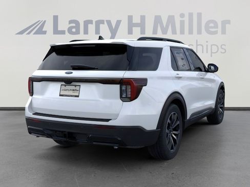 New 2025 Ford Explorer ST-Line image 8