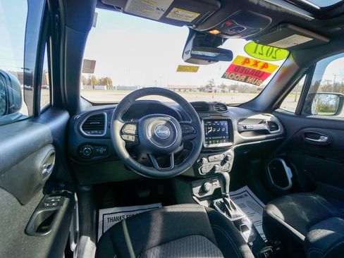 Used 2021 Jeep Renegade Latitude w/ Sun & Sound Group image 13