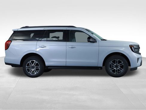 New 2026 Ford Expedition Active image 16