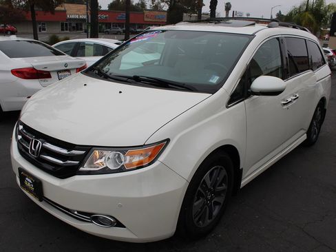 Used 2015 Honda Odyssey Touring Elite image 4