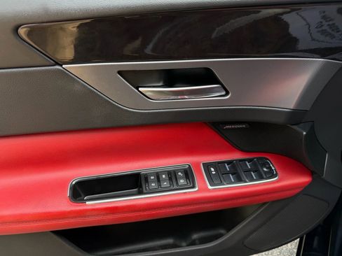 Used 2017 Jaguar XF R-Sport image 21