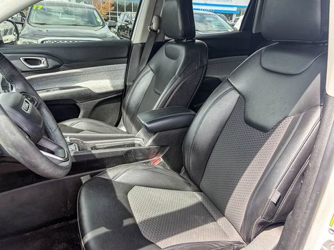 Used 2022 Jeep Compass Latitude AWD/4WD image 9