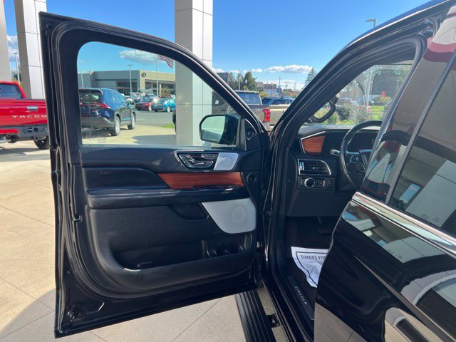 Used 2019 Lincoln Navigator Reserve AWD/4WD image 26