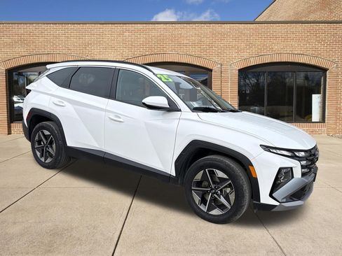 Certified 2025 Hyundai Tucson SEL image 1