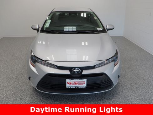 Used 2024 Toyota Corolla LE image 3