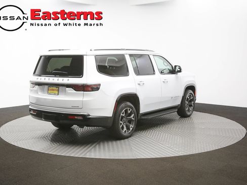 Used 2023 Jeep Wagoneer Series III w/ Preferred Equipment Group RWD image 39