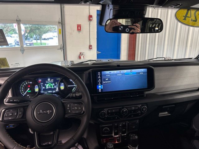 Used 2024 Jeep Wrangler Unlimited AWD/4WD image 27