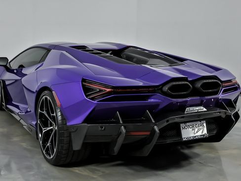 Used 2024 Lamborghini Revuelto image 13