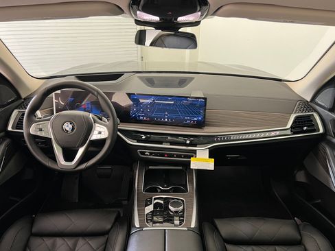 Used 2026 BMW X7 xDrive40i AWD/4WD image 16