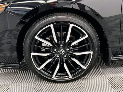 Used 2025 Honda Accord Touring image 10