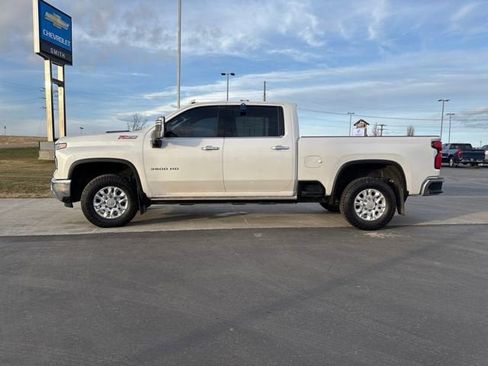 Used 2024 Chevrolet Silverado 3500 LTZ w/ LTZ Premium Package image 6